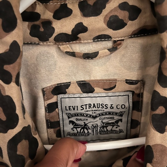 Levi Fall Jacket - Picture 2 of 3